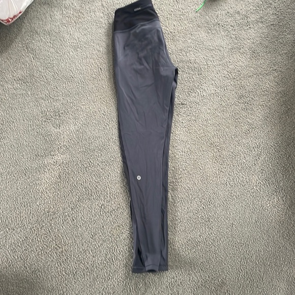 Size 6 lulu lemon leggings - Picture 1 of 3